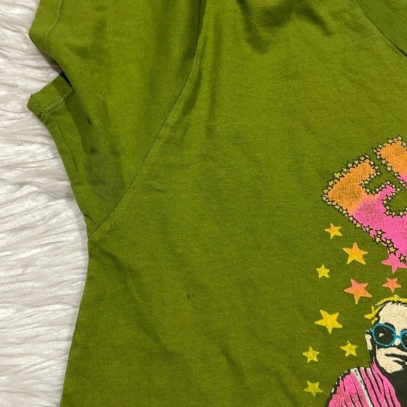 NWOT Daydreamer Elton John The One Solo Graphic Crewneck Tee in Olive Green - Picture 11 of 12